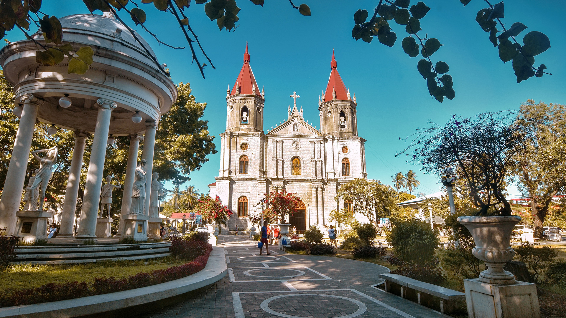 Molo Church: The Feminist Church Just Steps from Hotel del Rio